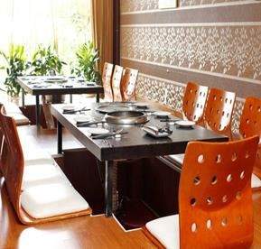 Bàn ghế lẩu nướng không khói cho nhà hàng